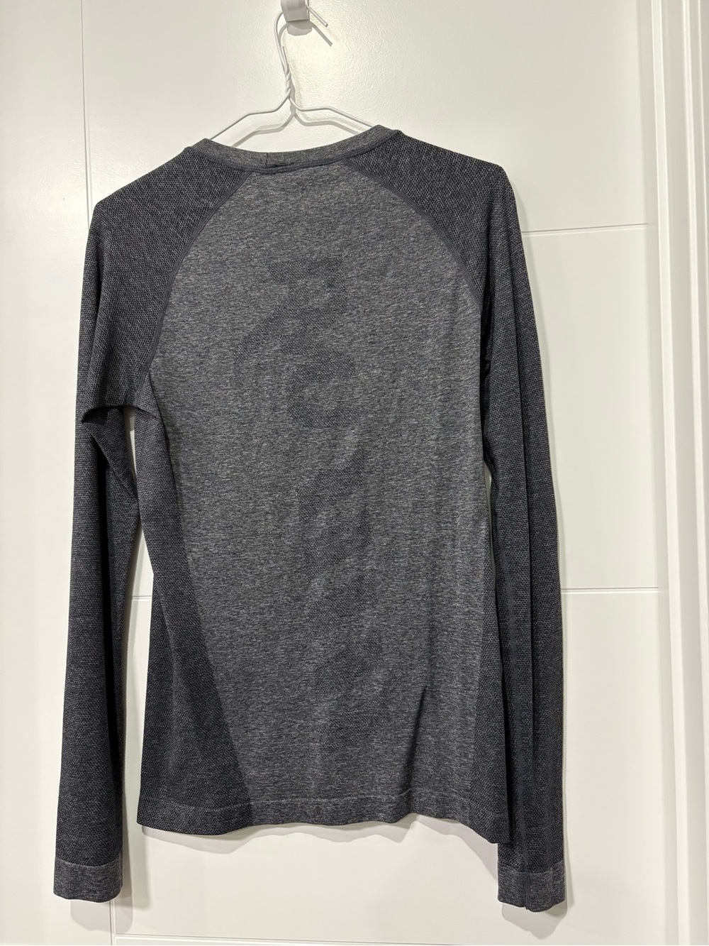 Ryu Women's Long Sleeve Performance Top in Charcoal Gray
